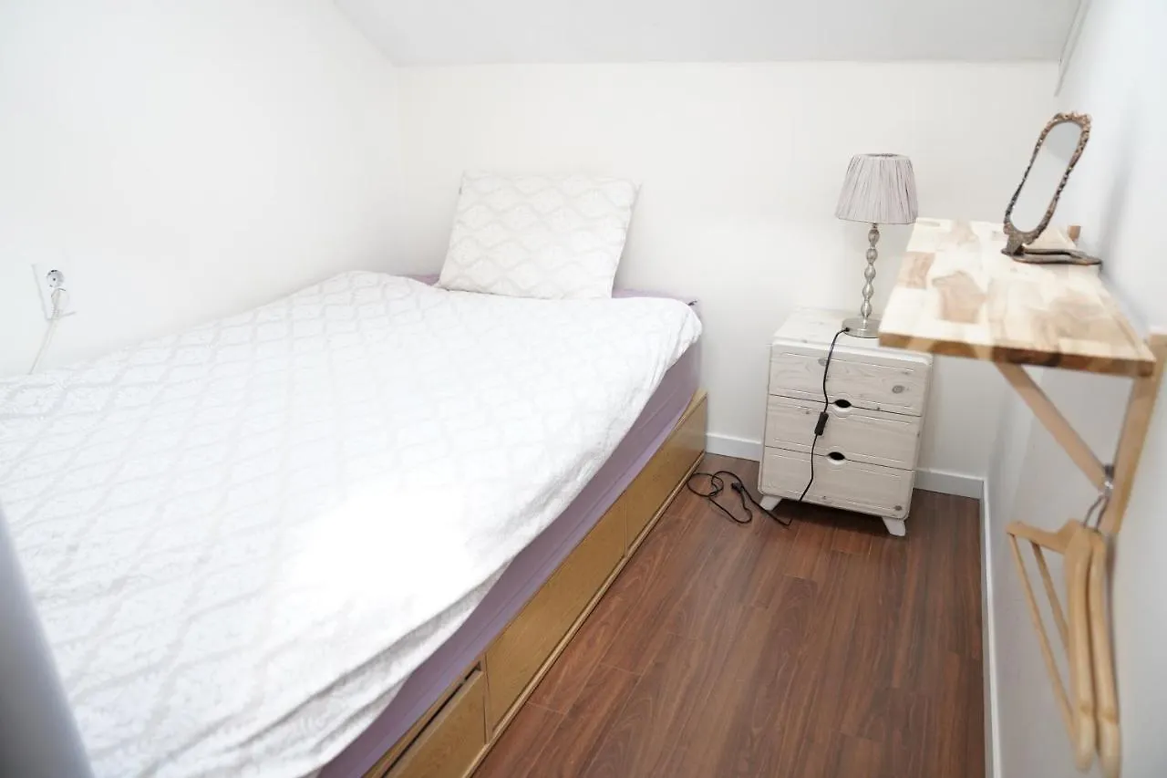The Blossom In Hongdae 2*, Σεούλ Νότια Κορέα